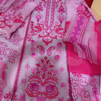 Ethnc luxury lawn pink 
