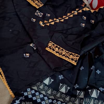 3950 black embroidery lawn 