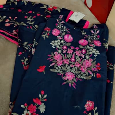 4950 lane embroidery navy blue 