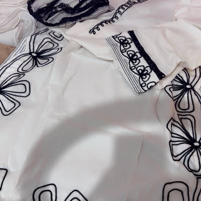 White black embroidered 3pc 