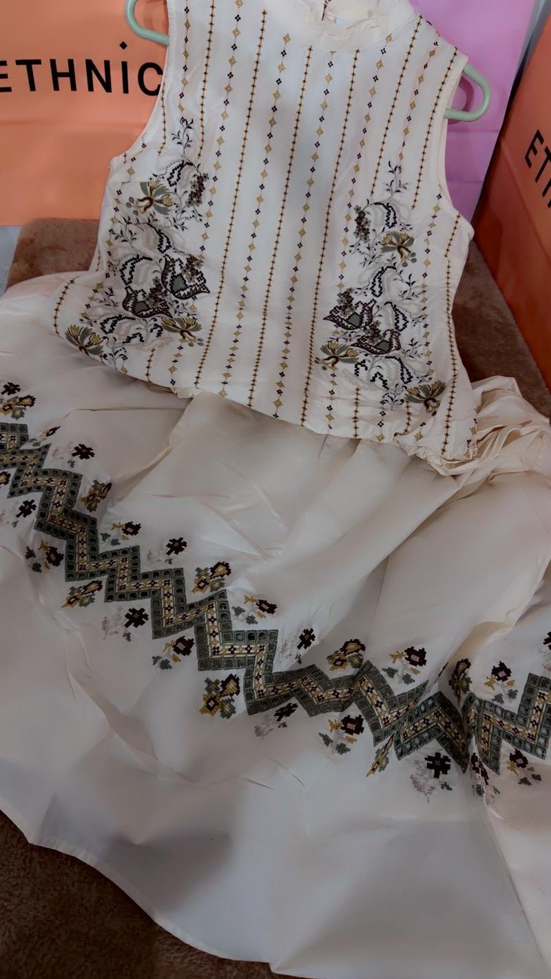 White green maxi lawn 