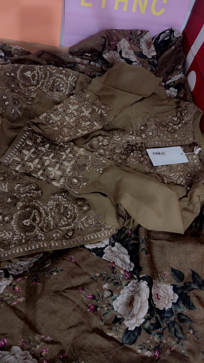 Botique 2p. Green formal Ethnc 15500