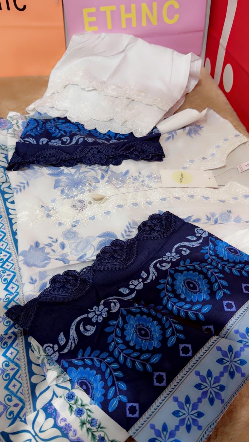 Blue white 7350
