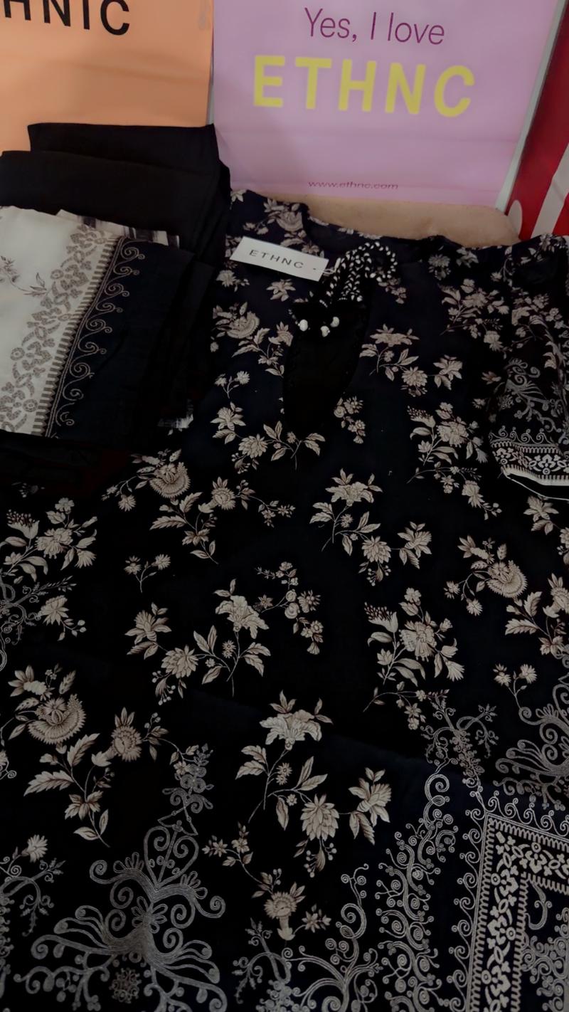 Black floral 5950