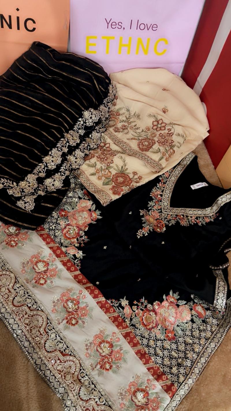 Ethnc botique small 16500