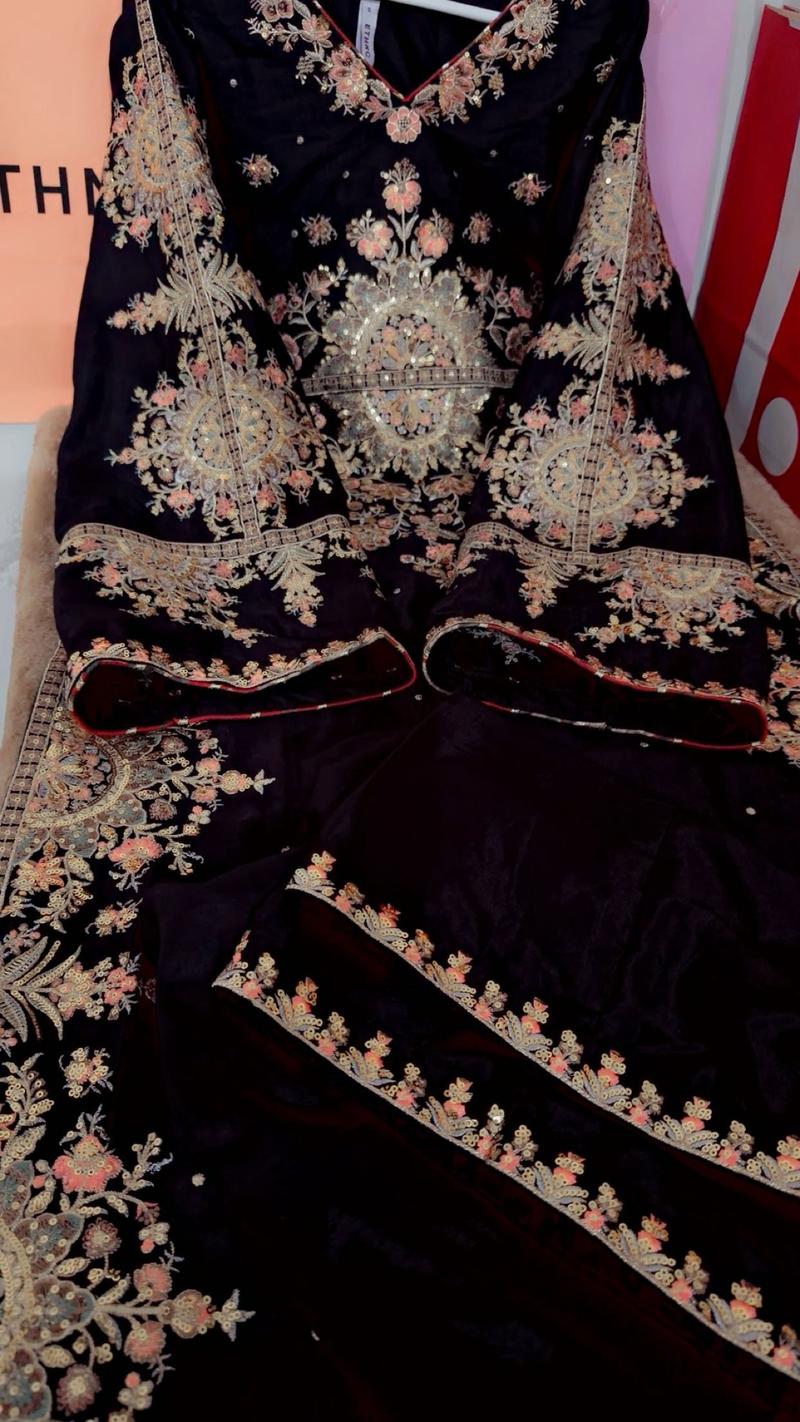 Black botique 2pc 15500