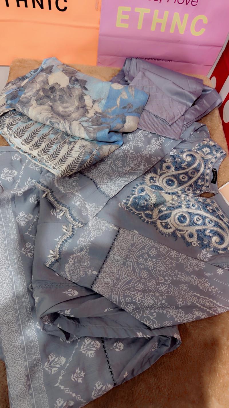 7600heavy embroidery 3pc 