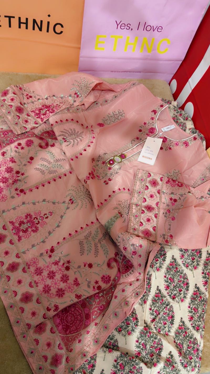 Ethnic pink 8950