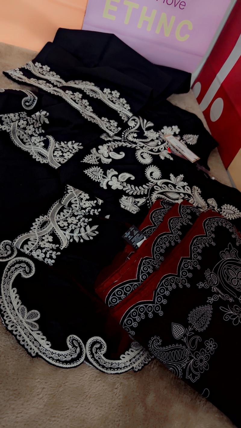 Black white embroidery 2pc meidum 7450