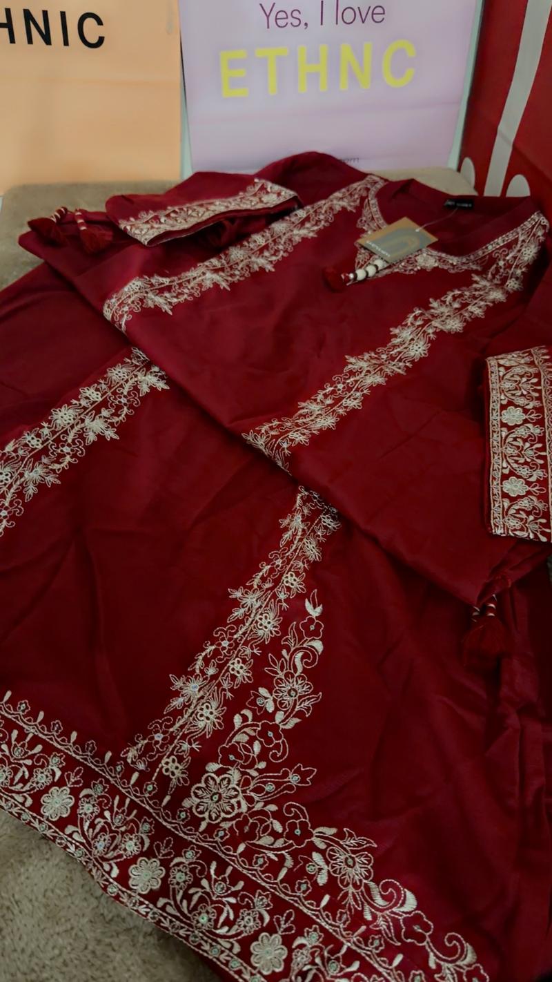 Red 2pc large j. 4950 embroidery