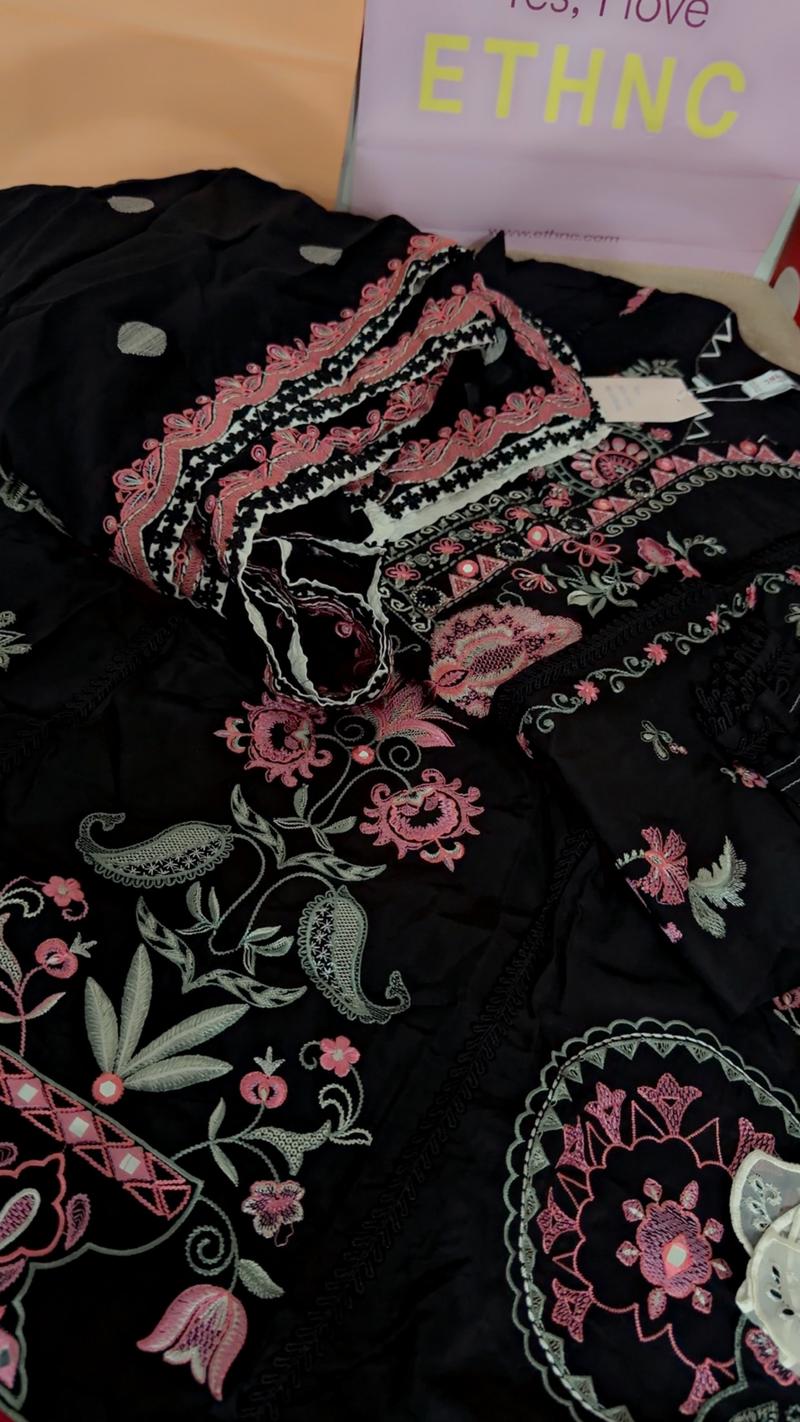 Black 3pc meidum only 14500