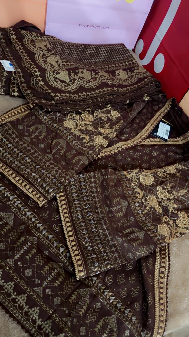 Brown luxury summer suit 