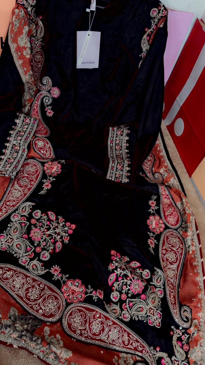 16000 black botique kaftan medium