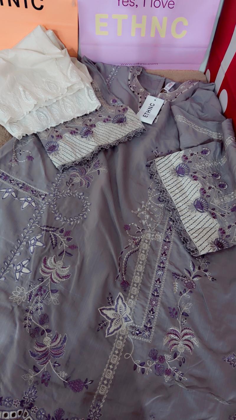 Gray white large 7250