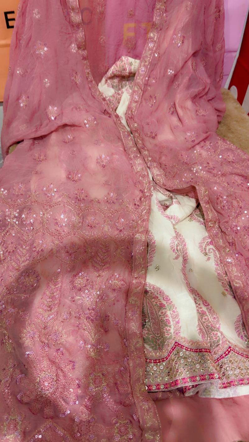 9500 ethnic pink botique 