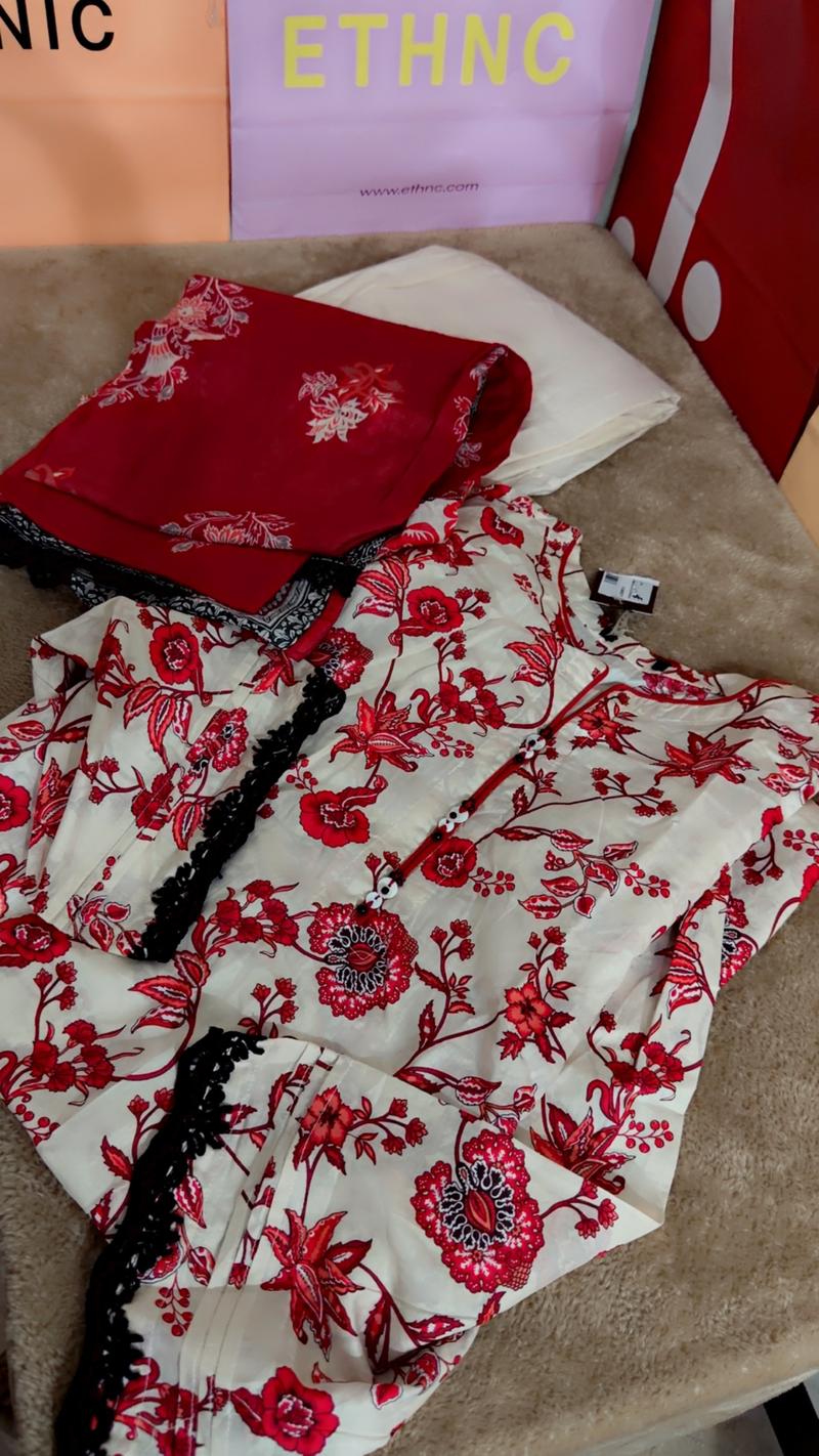 Red white lawn 3pc 4950