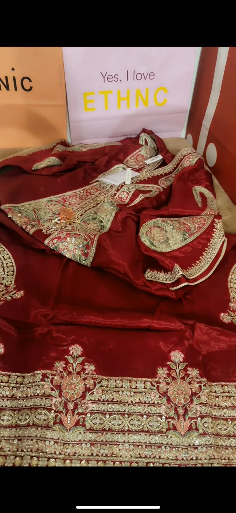 16900 red pink Ethnc 