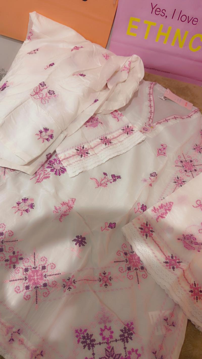 Henavy embroidery 2pc white pink 6950