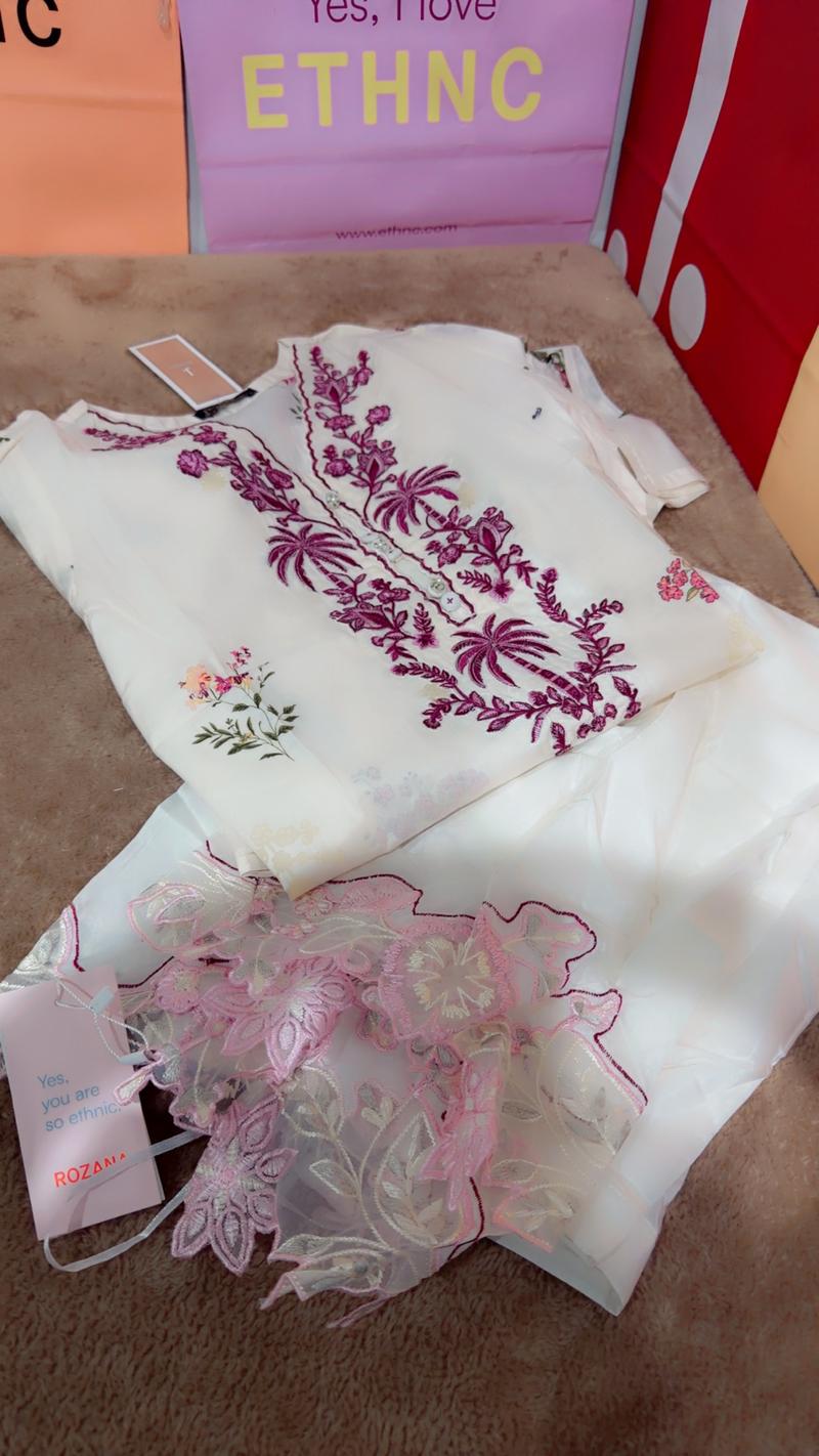 White embroidered purple neck j. 4950