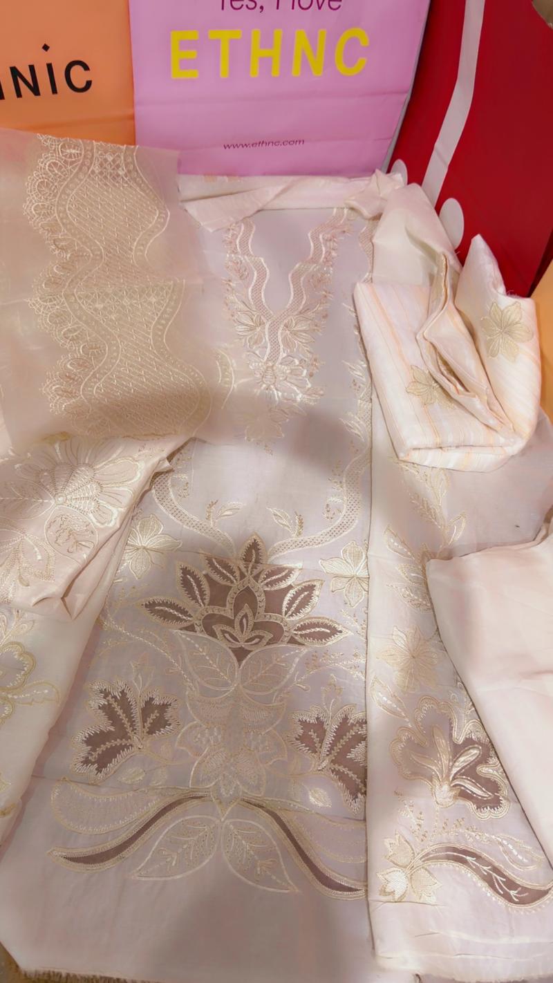 Ethnic white unstitch 