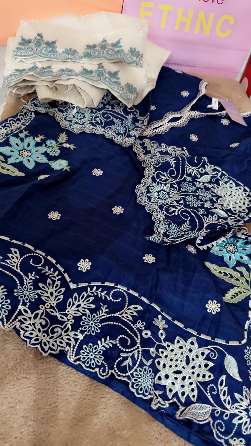 Ethnc 2pc small 7450 navy blue white