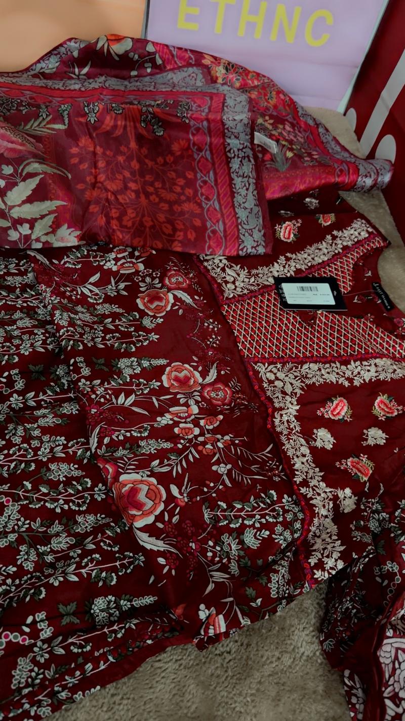 Red embroidery 3pc lawn 6900
