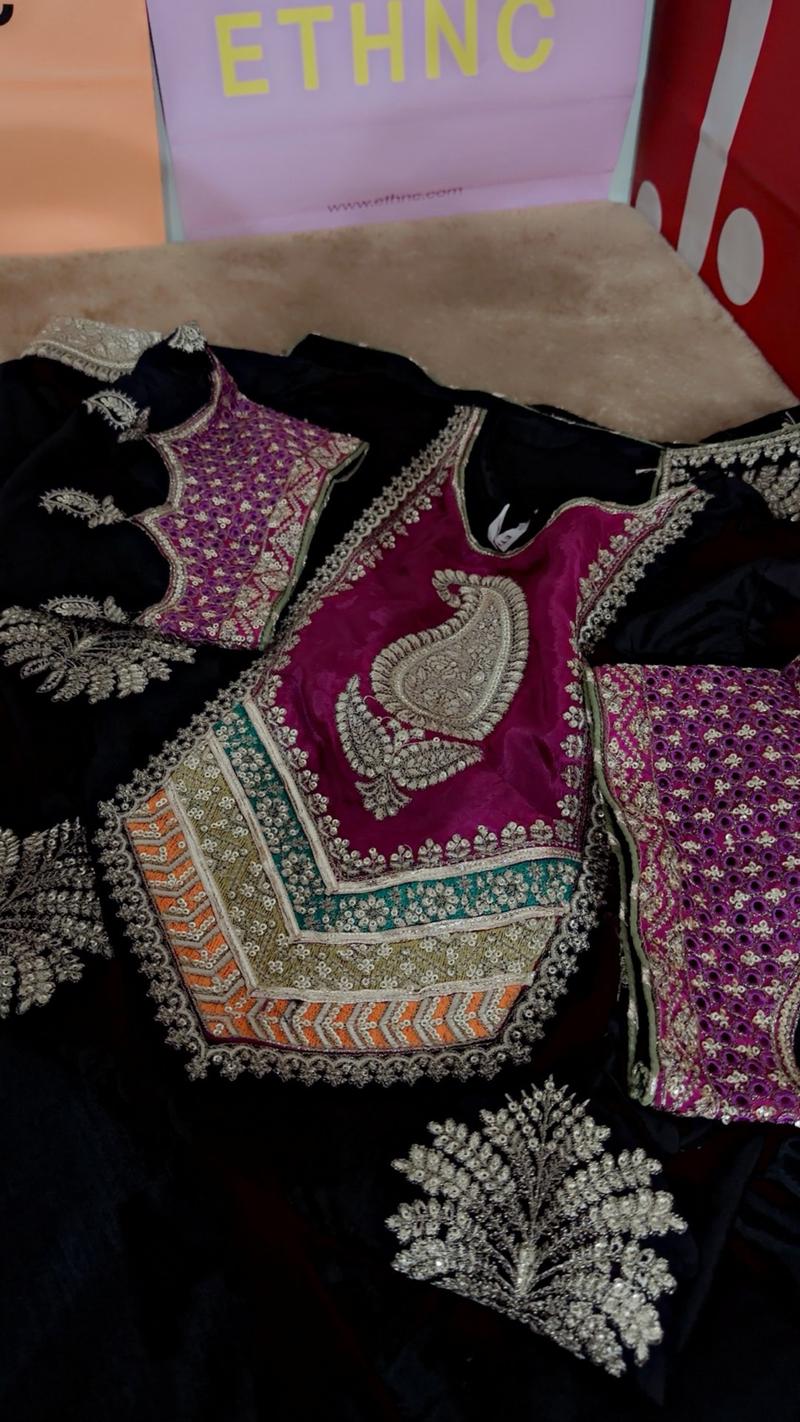 Black botique large 10500