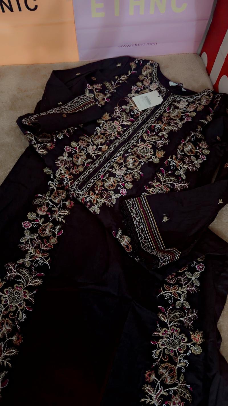Black heavy embroidery shirt 3950