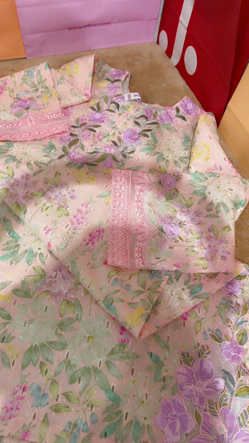 Chicken embroidery shirt pink 5500