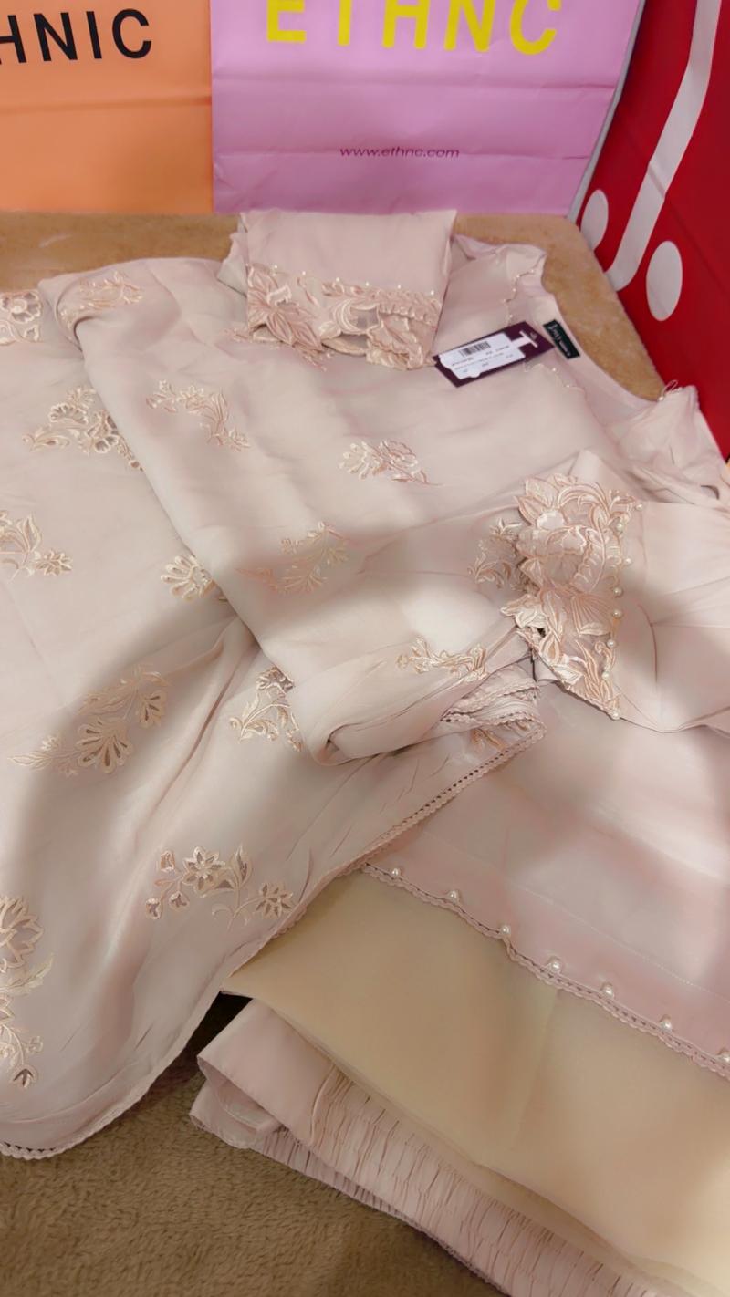 Beige white 2pc 