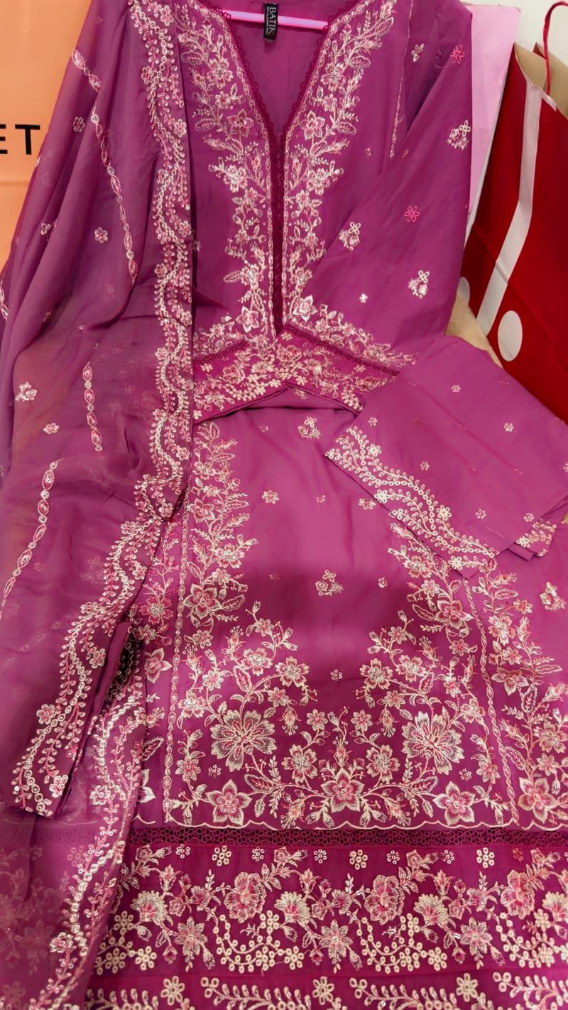 Lawn 3pc chiffon dupta 