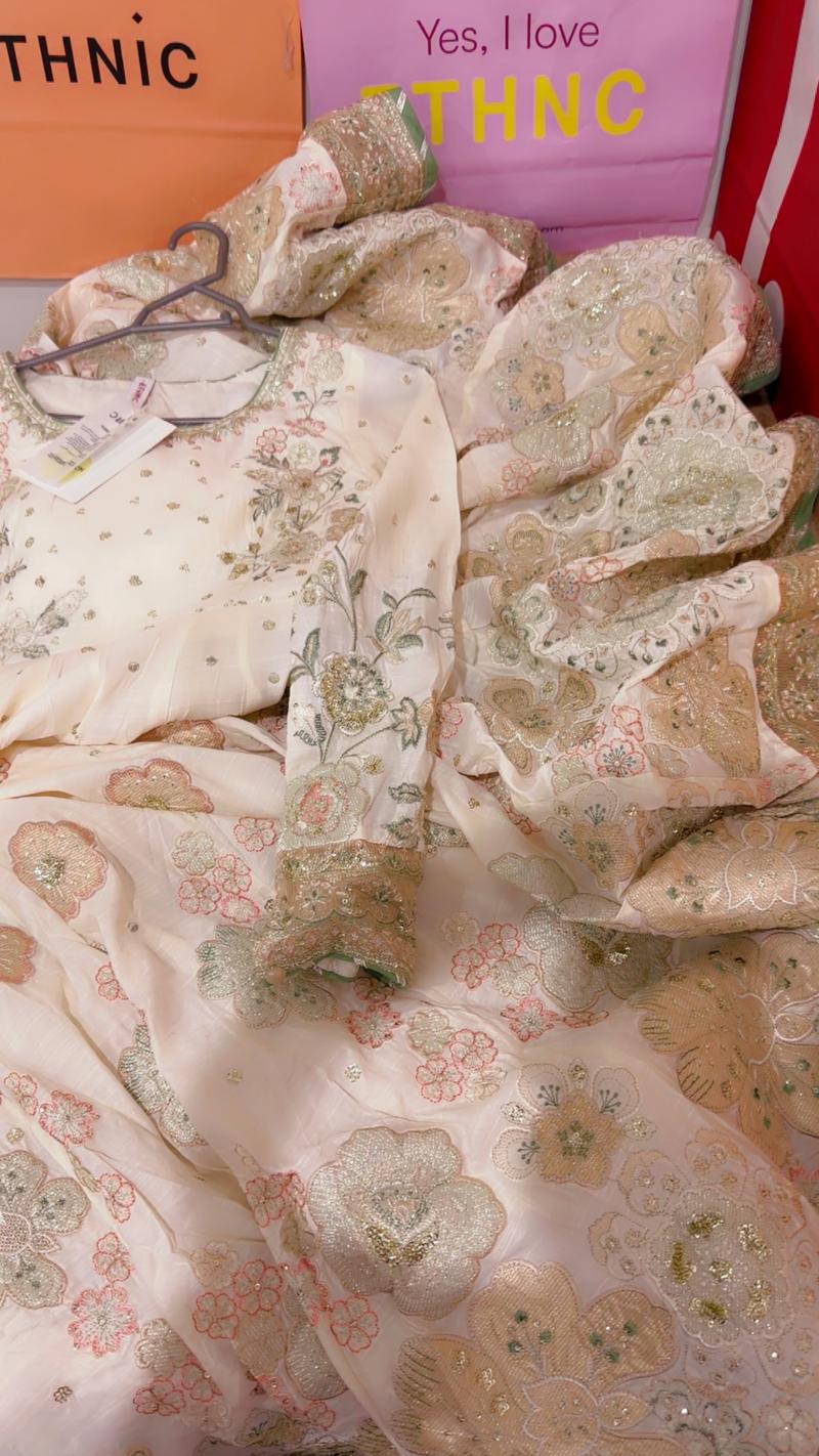 Off white maxi 17500
