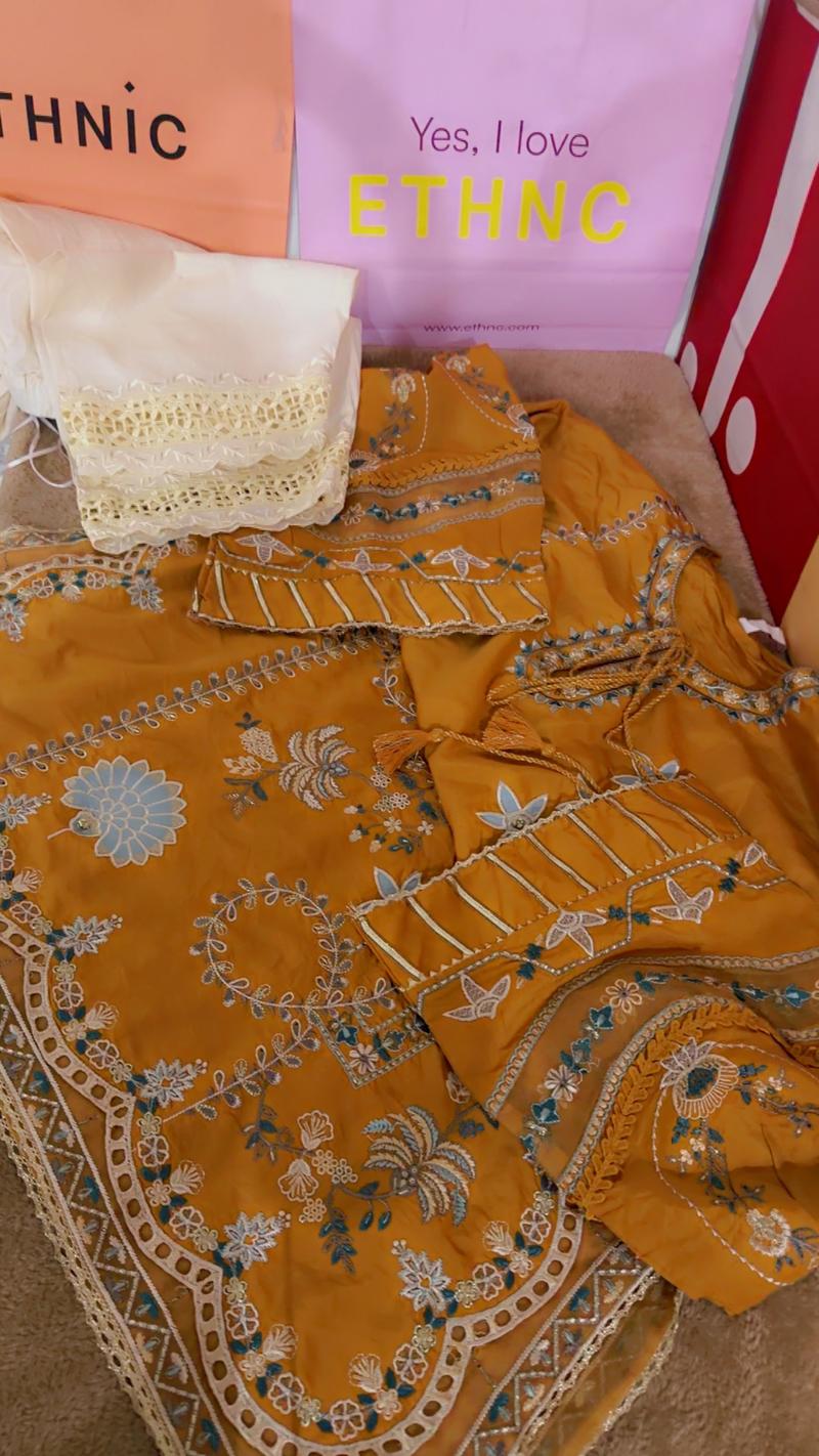 Ethnc formal yellow rust 8250