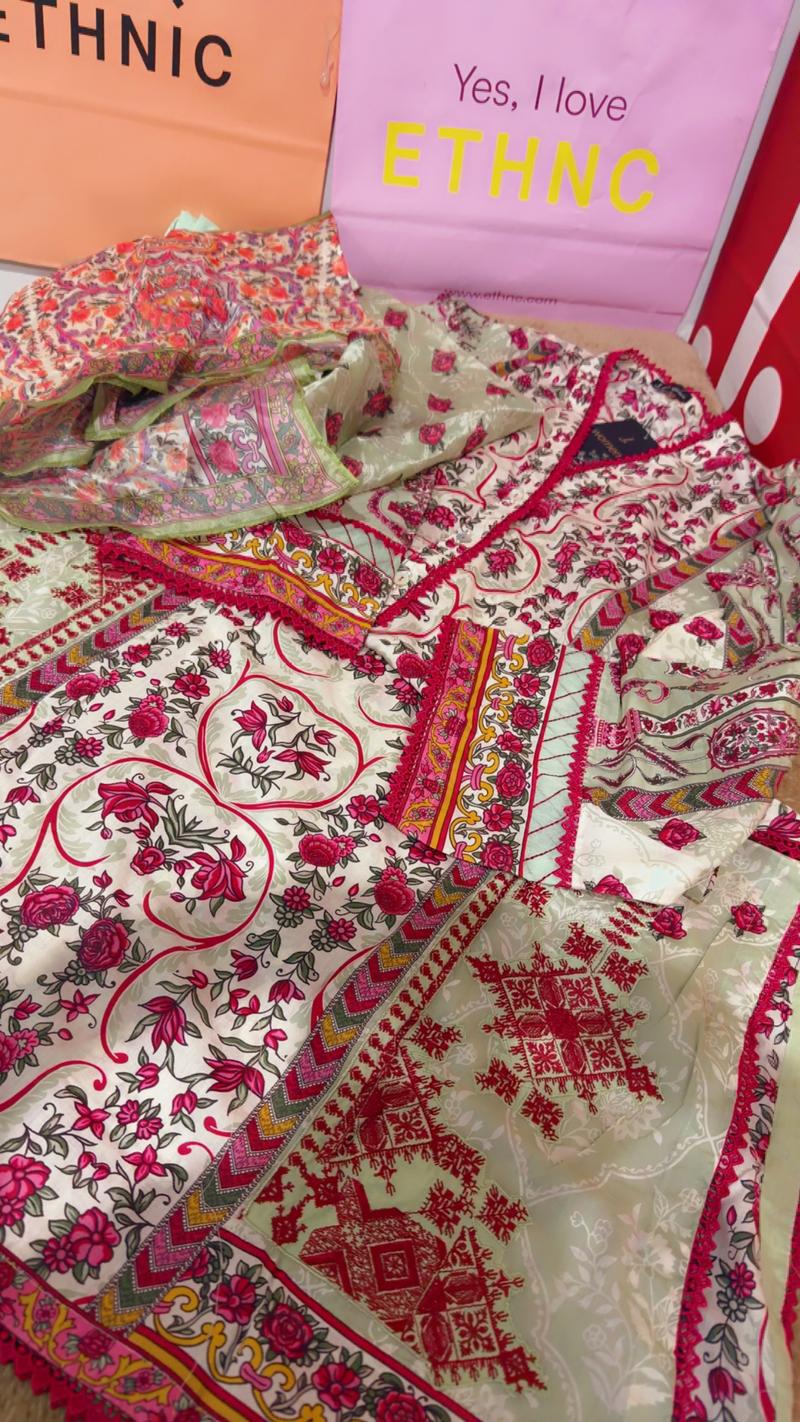 5950 multi 3pc chalk embroidery