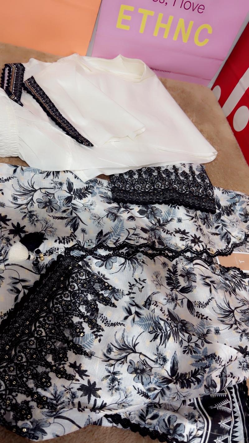Black white 2pc 4900