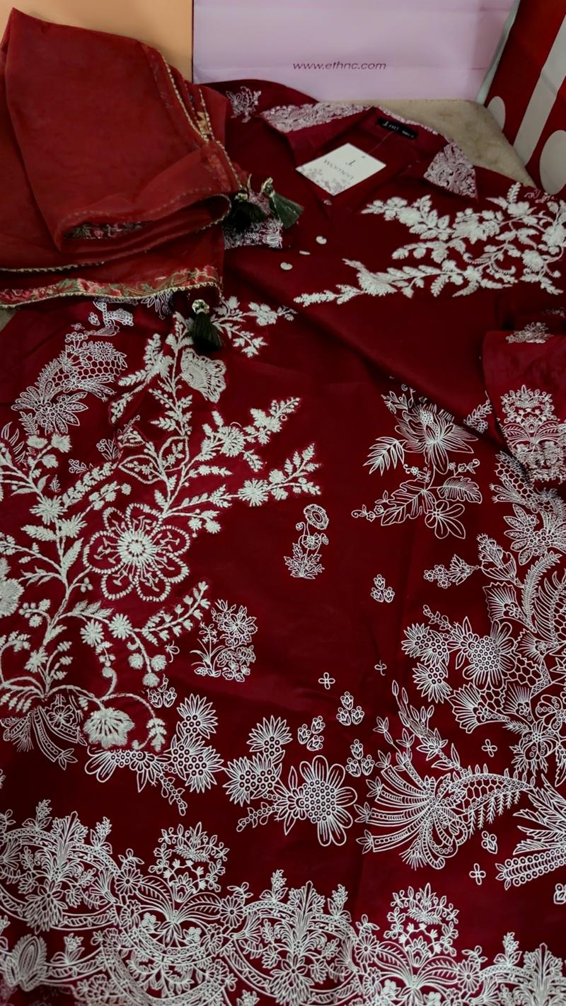 Red embroidery 3pc 7450