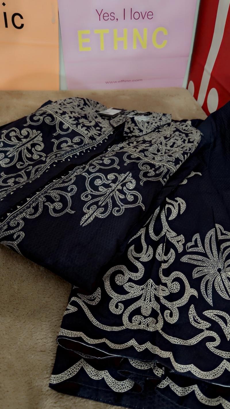 Navy blue 5300