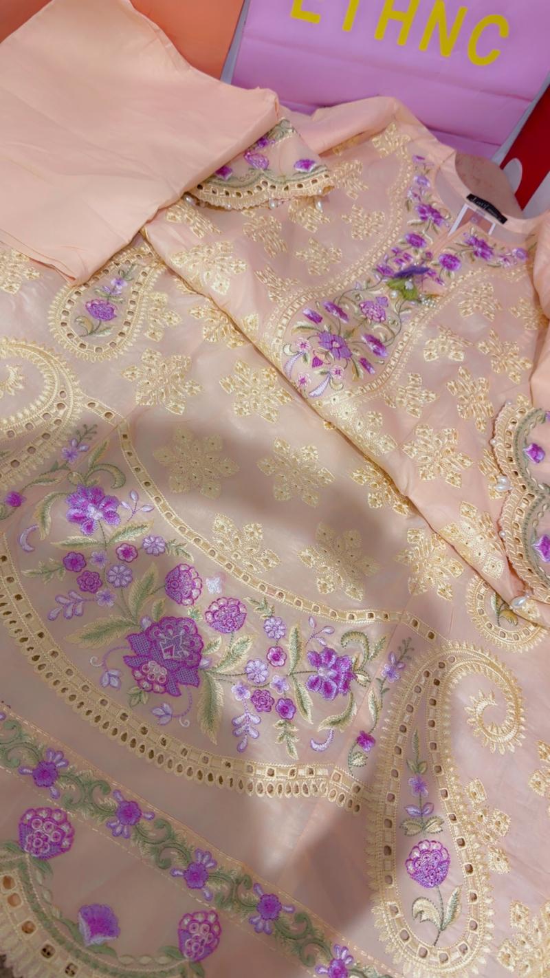 6900 chicken embroidery fresh