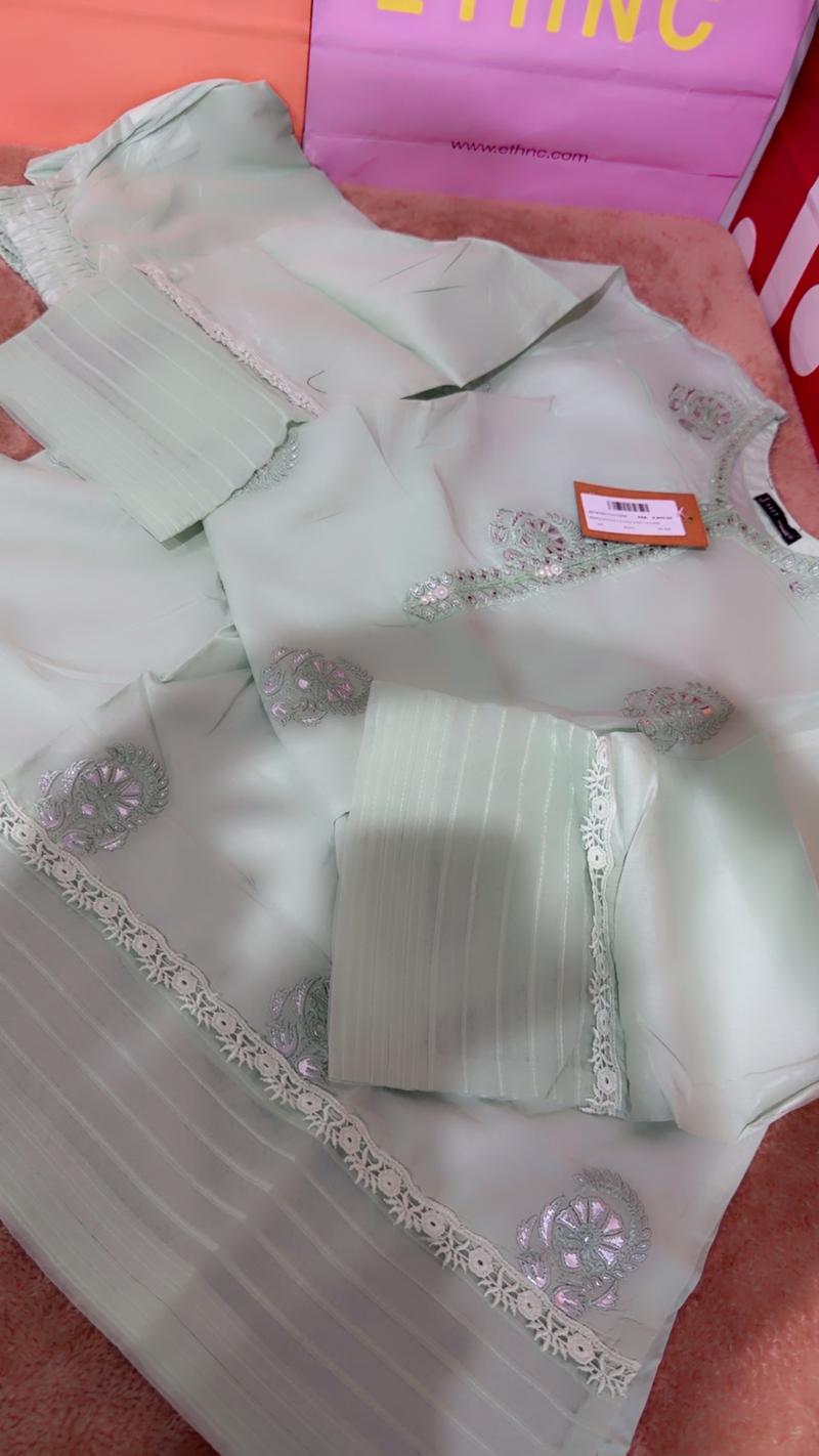 Lawn embroidery mint green 5300