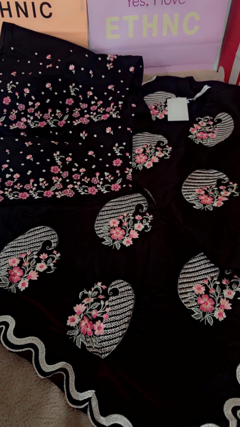 Black medium 7500 full embroidery lawn