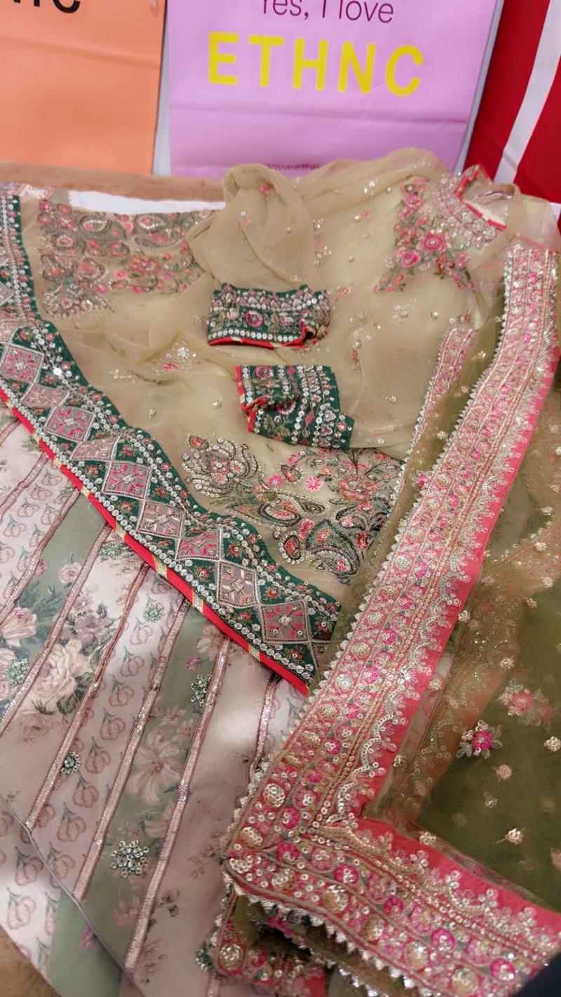 Ethnc botique small 16500