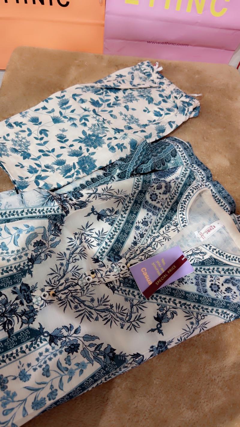 4950 blue white large