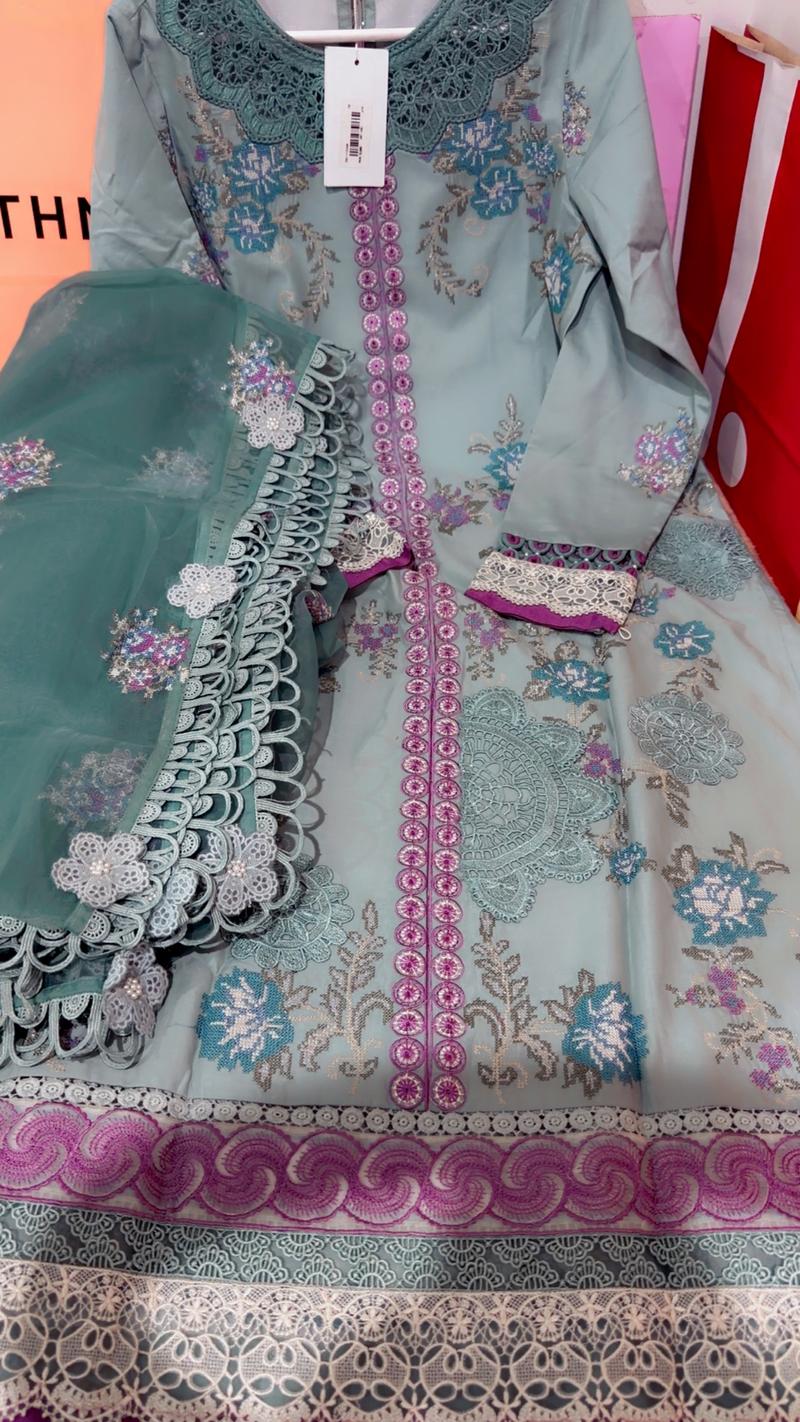 Ethnc fresh 3pc model pieces 16500