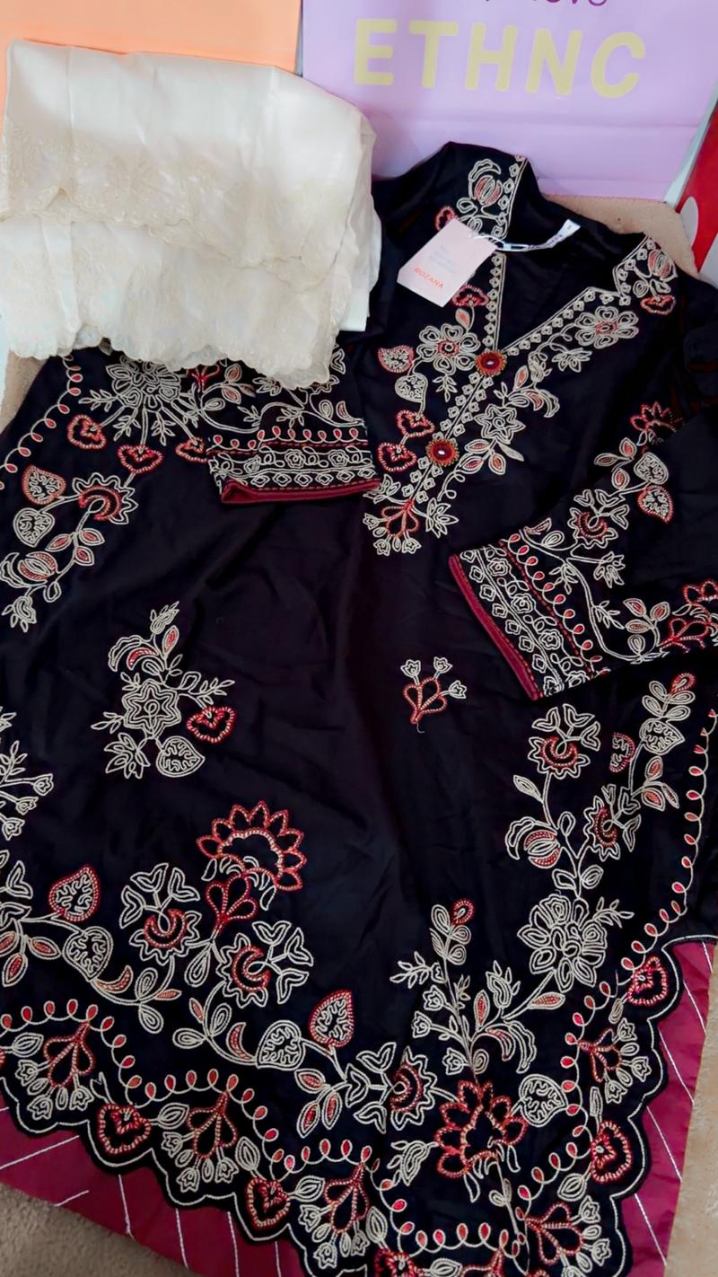 Black embroidered 7600 fresh