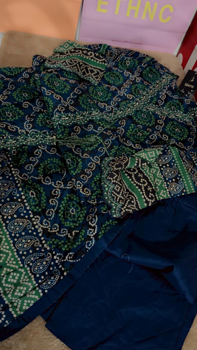 Green anrakha frock shirt lawn 6500