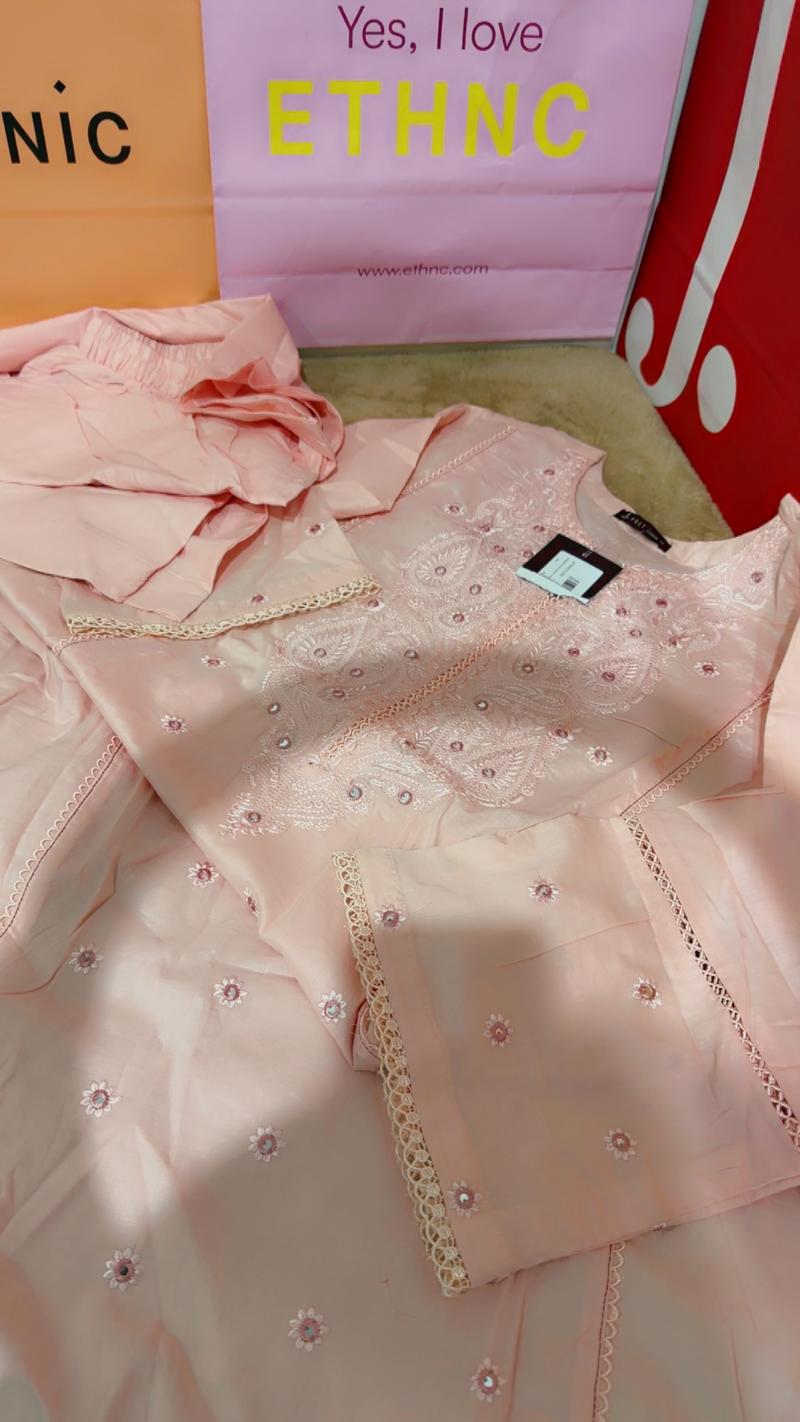 Powder pink lawn 