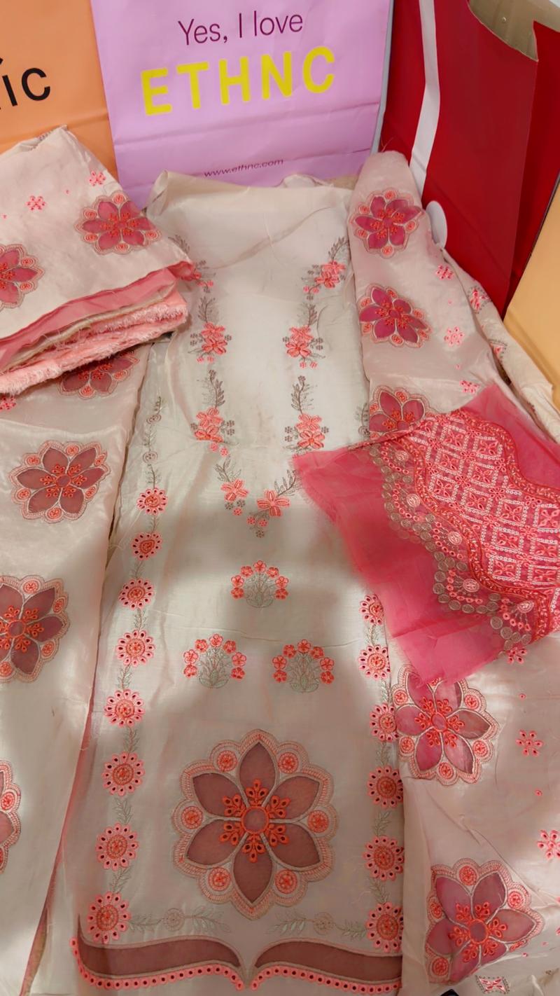Pink unstitch Ethnc luxury lawn 
