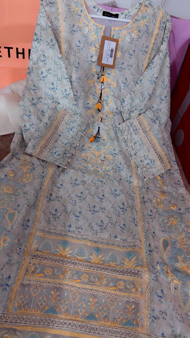 Multi heavy embroidery lawn 2 pc. Fresh suit