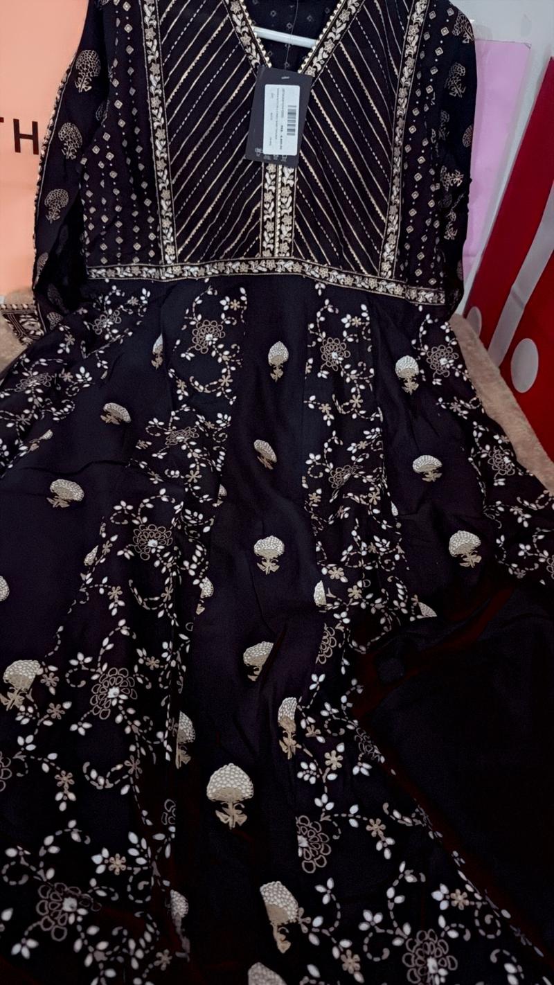 New arrival lawn cambric frock 4900 2pc