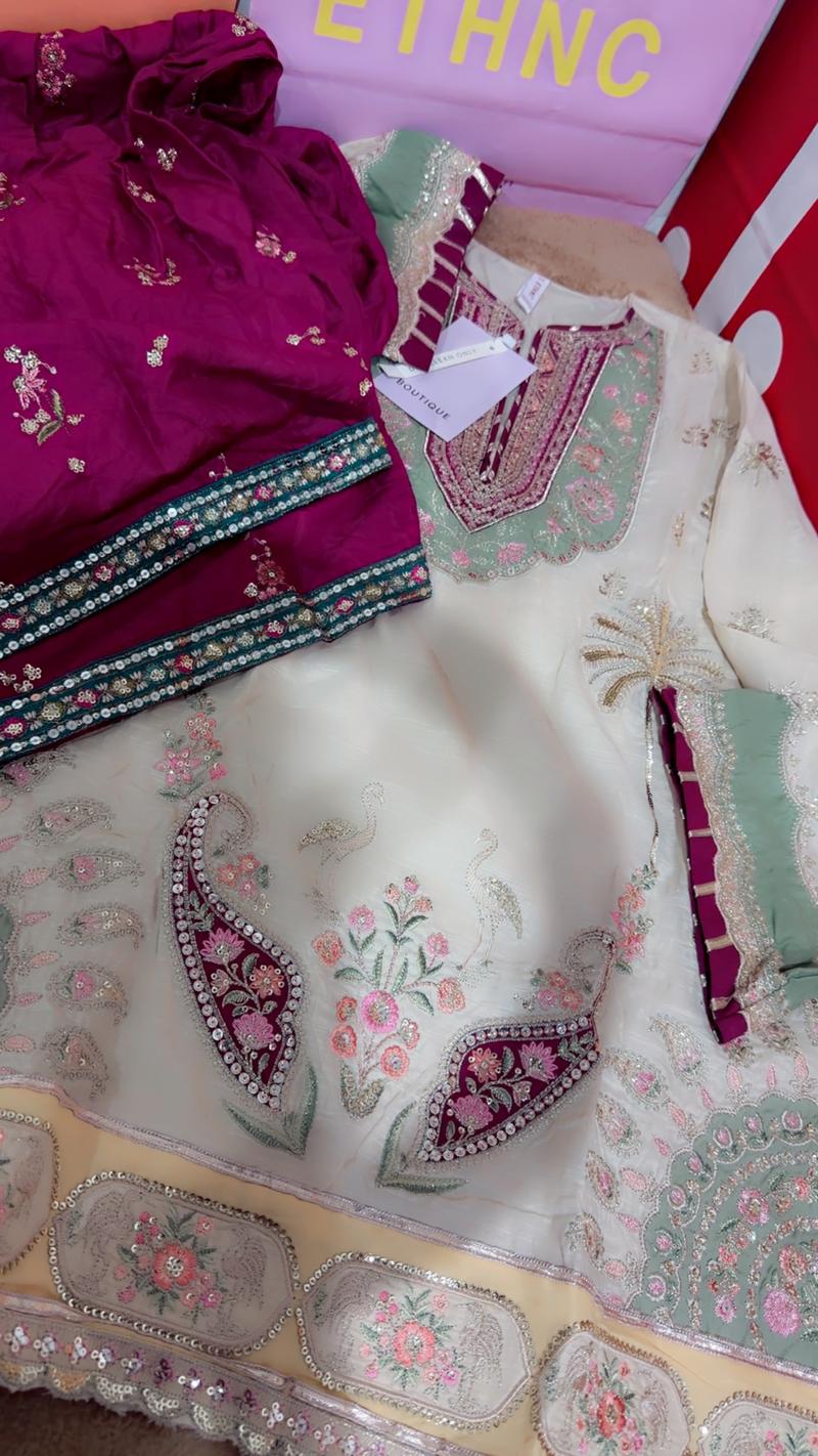 Ethnc botique 15500 small 